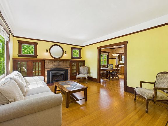 4th image of 3035 W 5th Ave