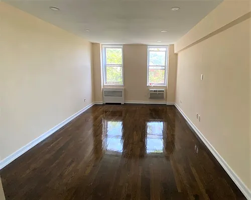 Sold by Dom Realty | media 9