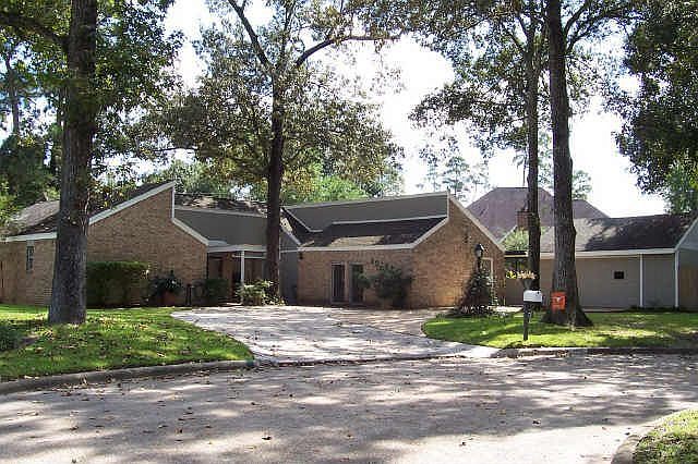 Contemporary 1 story, no steps, handicap accessible home