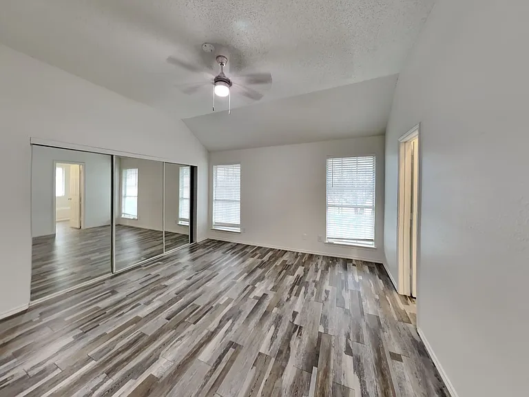 2829 Salado Trl — Photo 14