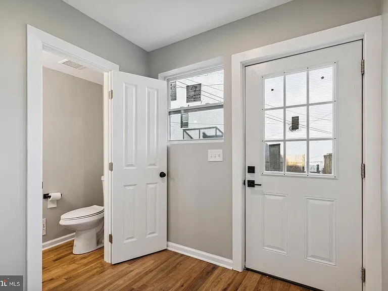 1534 S Charles St — Photo 17