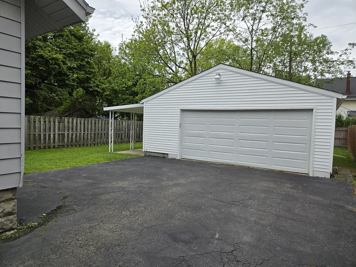 Building Photo - 690 Woodbine Ave SE