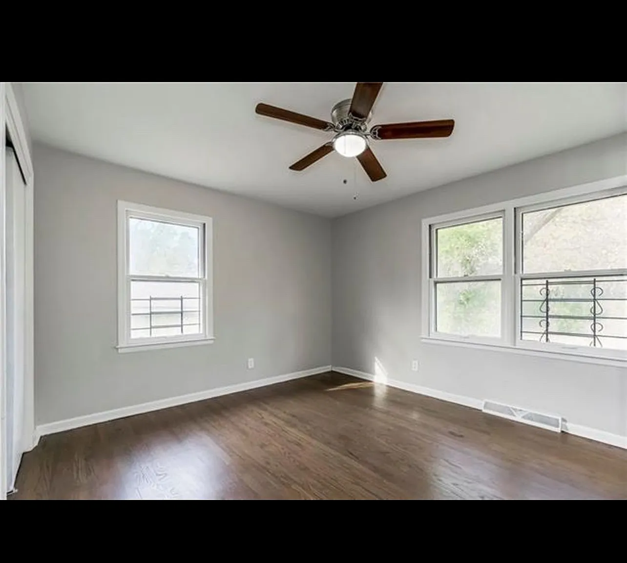 3 bed, 2.5 bath, 1008 sqft, $2,000 — Photo 2