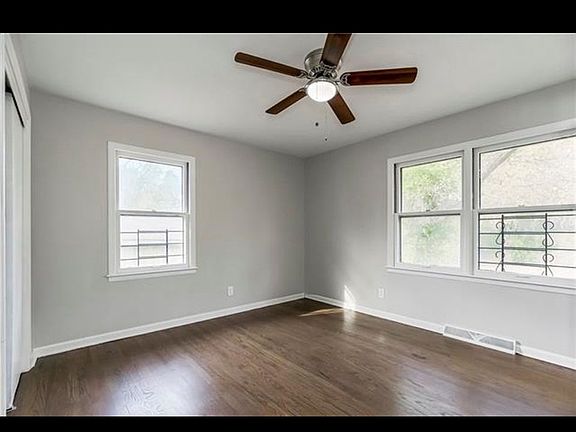 2nd image of 4824 Richmond Ave