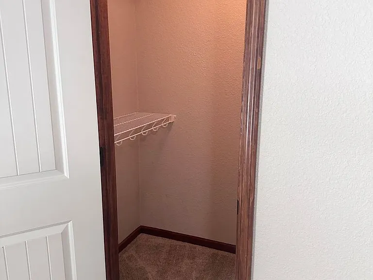 108 SE Rose Garden Ln — Photo 9