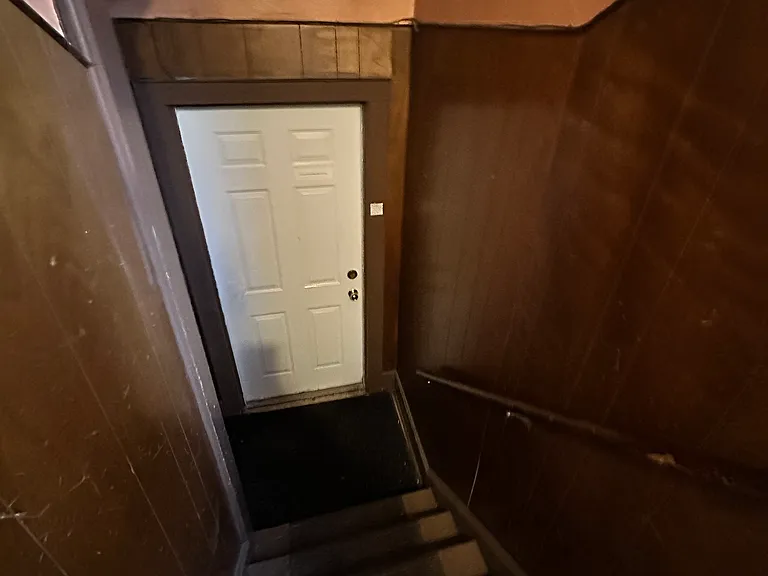 1524 N Farwell Ave — Photo 5