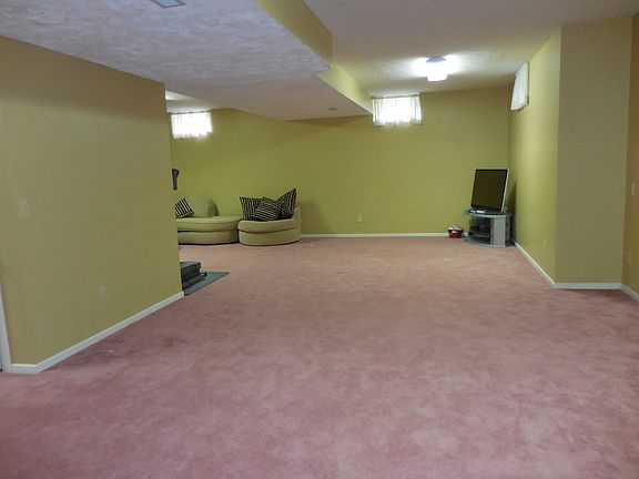 3rd image of 20640 Carlton Ct