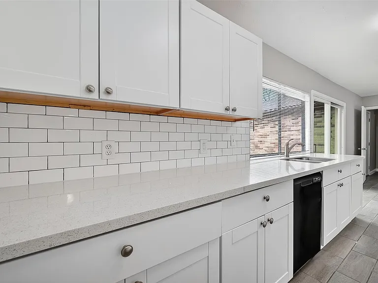 14034 Lourdes Dr — Photo 13