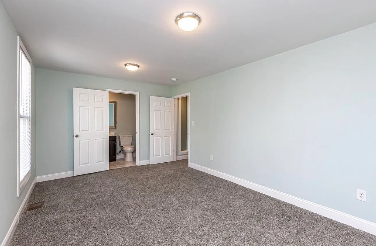 4 bed, 1920 sqft, $3,100 — Photo 4