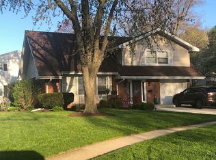 4412 Lincoln Ct, Rolling Meadows, IL 60008