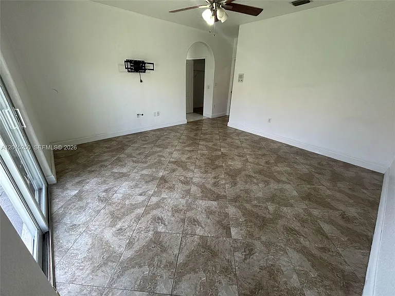 8842 NW 142nd Ln — Photo 13