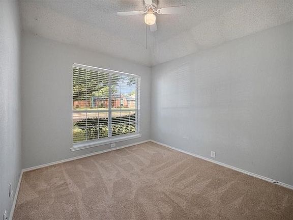 2nd image of 7104 Chateau Dr
