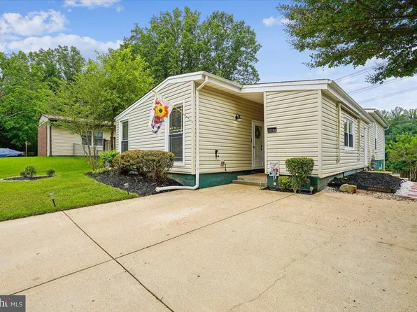 12702 Torrington St, Woodbridge, VA 22192