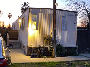 18495 Smith Ln, Shafter, CA 93263