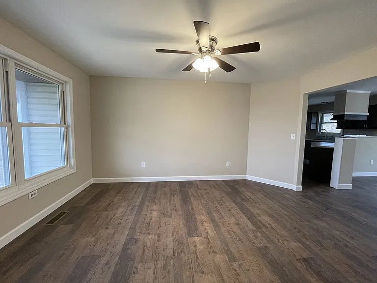 2101 W Outer Hwy #61 — Photo 3