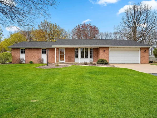 2504 Stonegate Dr, Green Bay, WI 54313