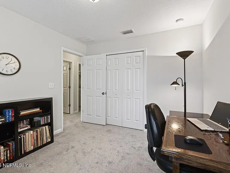 381 Richmond Dr — Photo 25