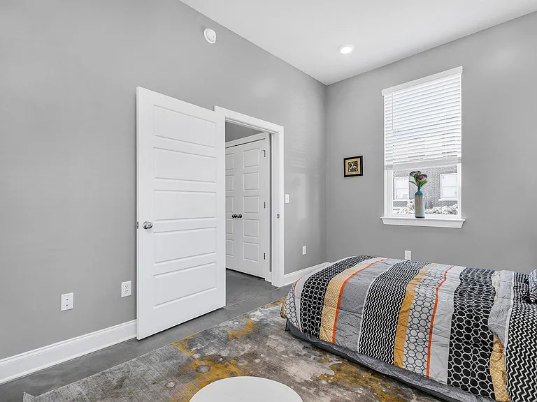 2105 Bailey Ave — Photo 6
