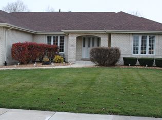 2110 Finborough Cir, New Lenox, IL 60451