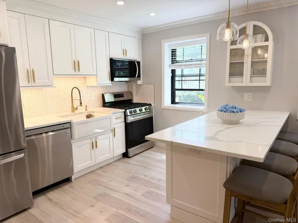 1271 California Road #D-3, Eastchester, NY 10709