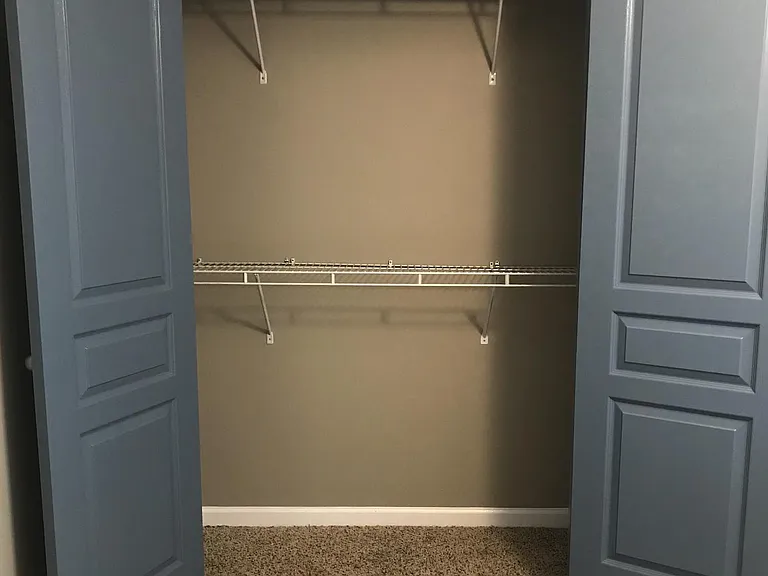 same closest set up in both secondary bedrooms