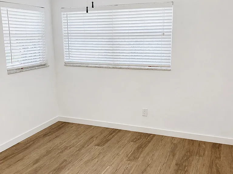 5242 Seagull Ct — Photo 13
