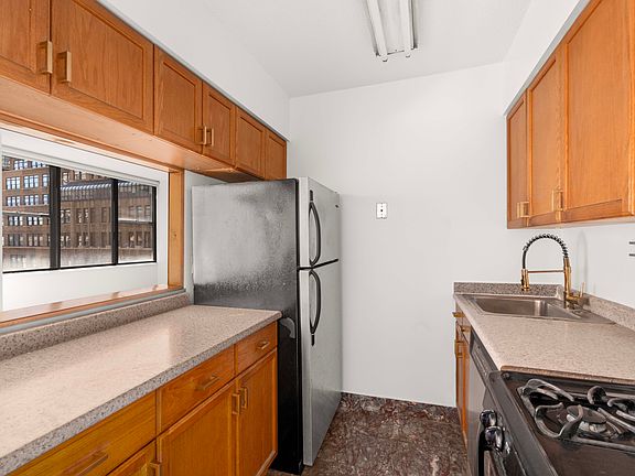 2nd image of 301 E 45th St APT 17B