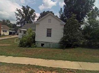 65 Herron Ave, Whitmire, SC 29178