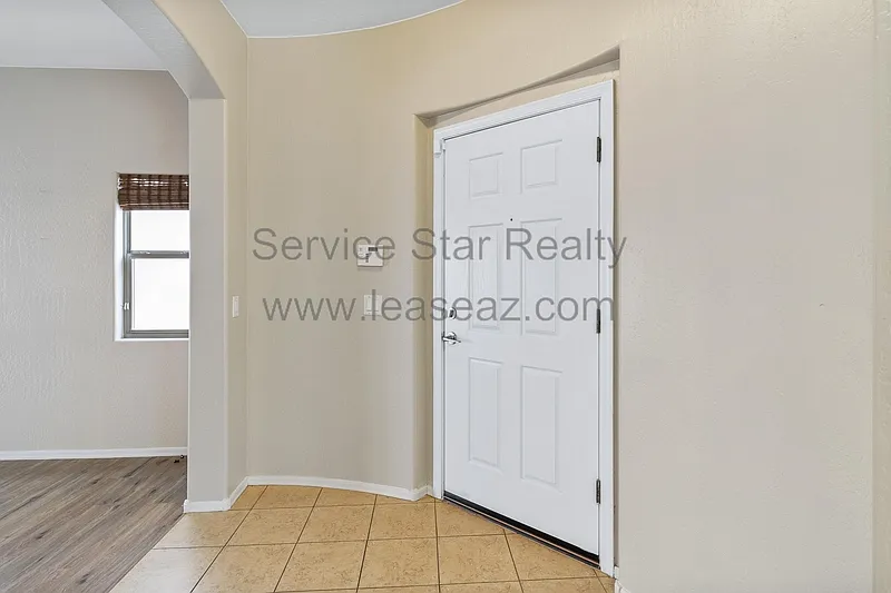 3 bed, 2.0 bath, 1298 sqft, $1,749 — Photo 4