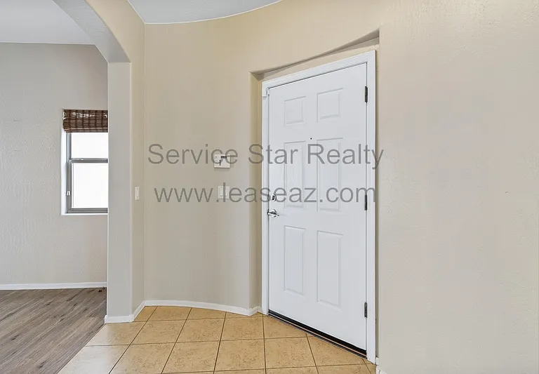 14916 N 177th Ave — Photo 3