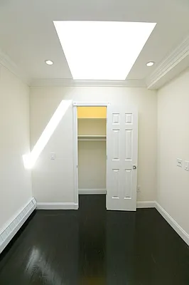 Rented by Jonis Realty | media 8