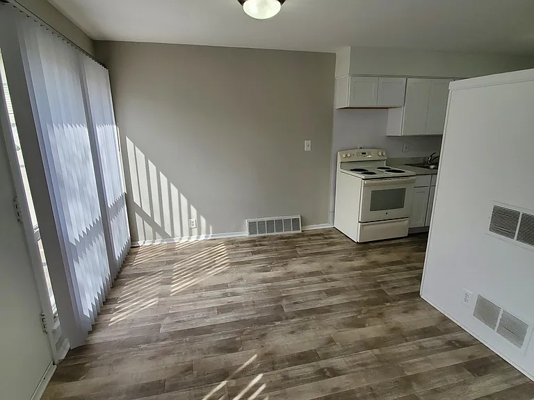 Eton Square Apartments and Townhomes — Photo 110
