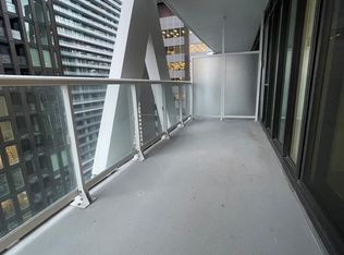 230 Simcoe St #2421, Toronto, ON M5T 0G7
