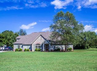 622 Pleasant Ave, Gentry, AR 72734