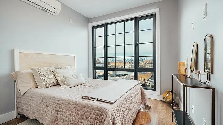 Rented by Nooklyn NYC LLC | media 100