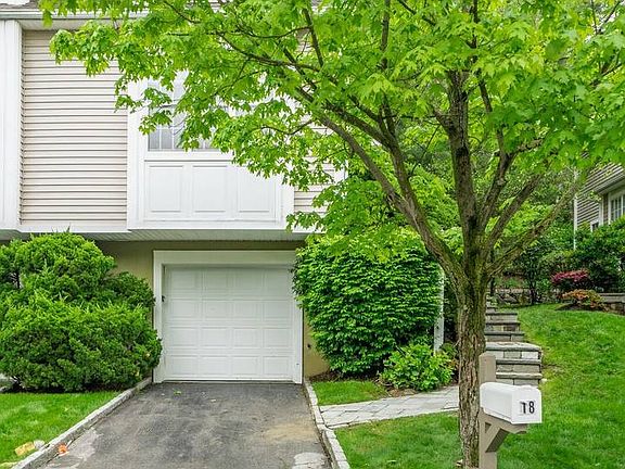 4th image of 18 Sidehill Ln