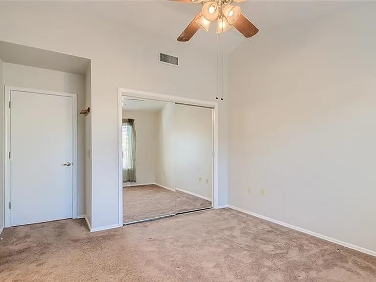 8729 Pennystone Ave — Photo 12