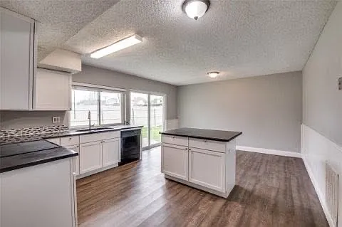 1409 Golden Grove Dr — Photo 3