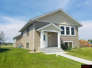 2006 Essler Dr, Saint Peter, MN 56082