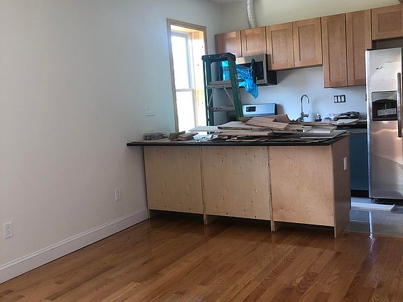 3rd image of 20 Winthrop St #2