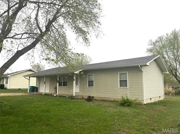 610 Saint Michael Ave, Saint James, MO 65559