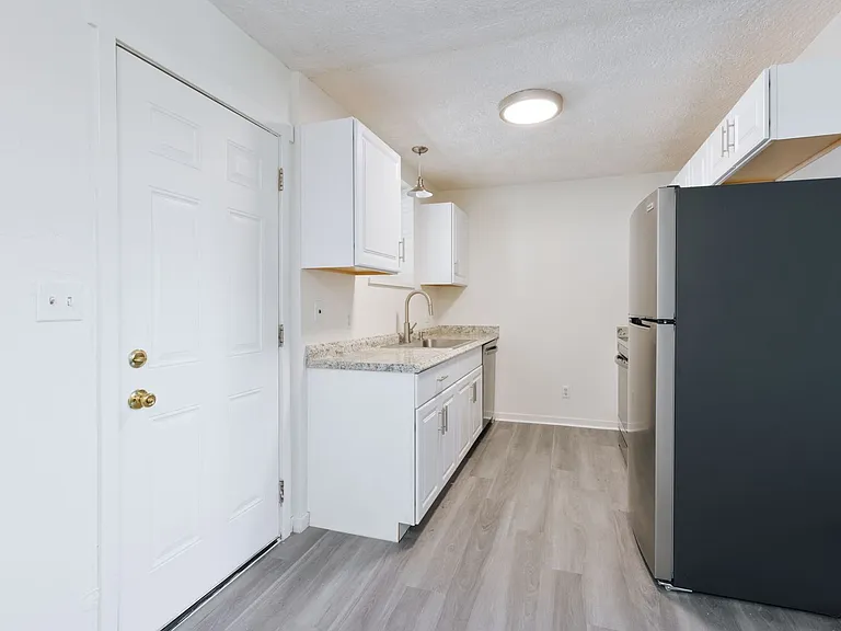360 N Woodruff Ave #1-4 — Photo 7