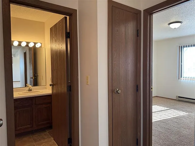 Ashwood Apartments — Photo 3
