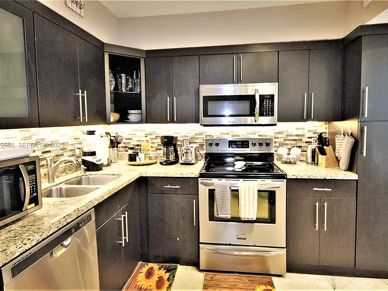 5161 Collins Ave #1610 — Photo 15