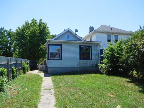 2nd image of 920 Thomas Ave