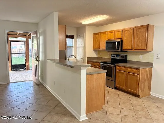 2135 Ashland St — Photo 8