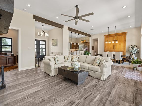 3rd image of 305 Big Sky Ct