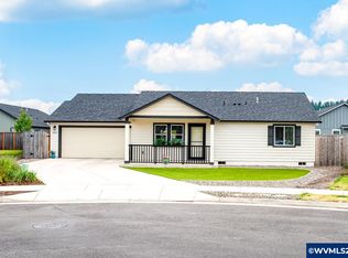 2283 Cheadle Lake Ct, Lebanon, OR 97355