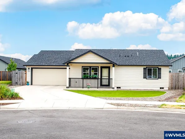 2283 Cheadle Lake Ct, Lebanon, OR 97355