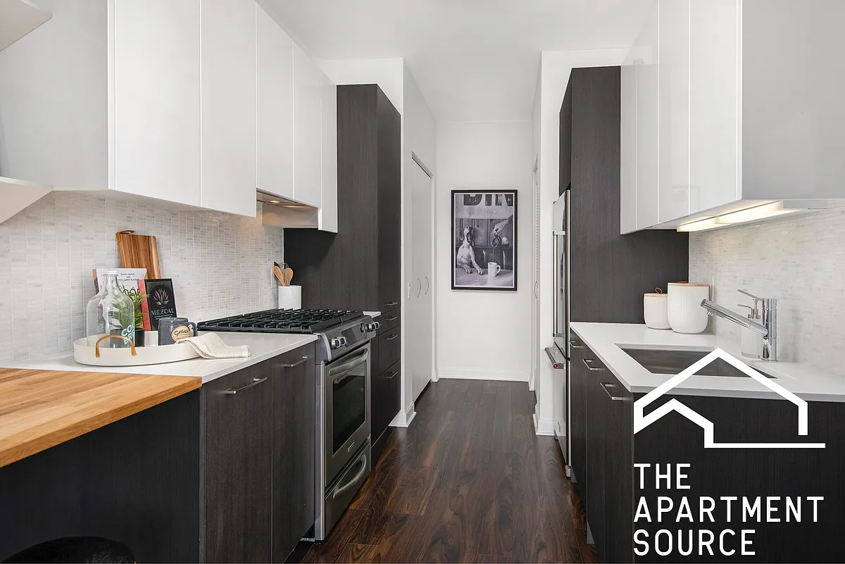 Building Photo - 111 W Upper Wacker Dr #STUDIO